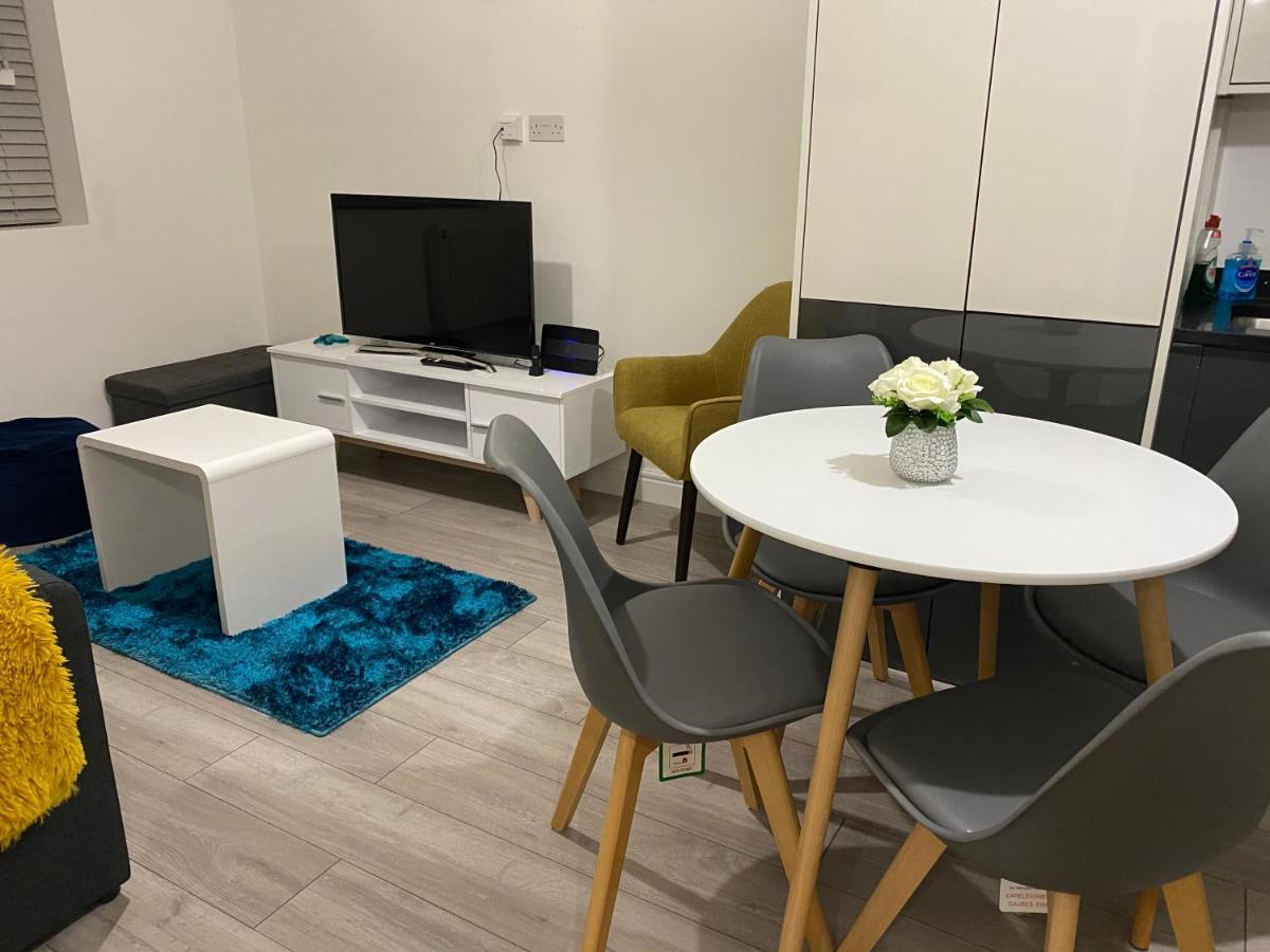 Marie'S Serviced Apartments- 2 Bedroom City Stay เบดฟอร์ด ภายนอก รูปภาพ